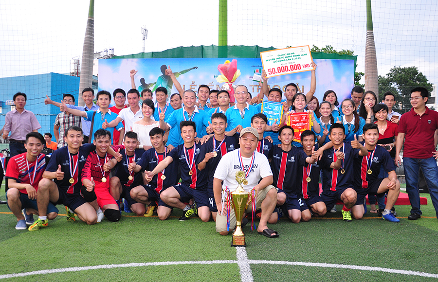 Đội bóng Sàn Phú Nhuận giành Cúp vô địch Giải bóng đá truyền thống Hưng Thinh Land mở rộng Lần 3 – 2015