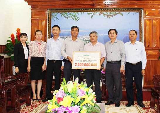 Hung Thinh Corp ủng hộ 4 tỷ đồng hỗ trợ đồng bào bị thiệt hại do cơn bão số 12 tại tỉnh Bình Định và tỉnh Khánh Hòa
