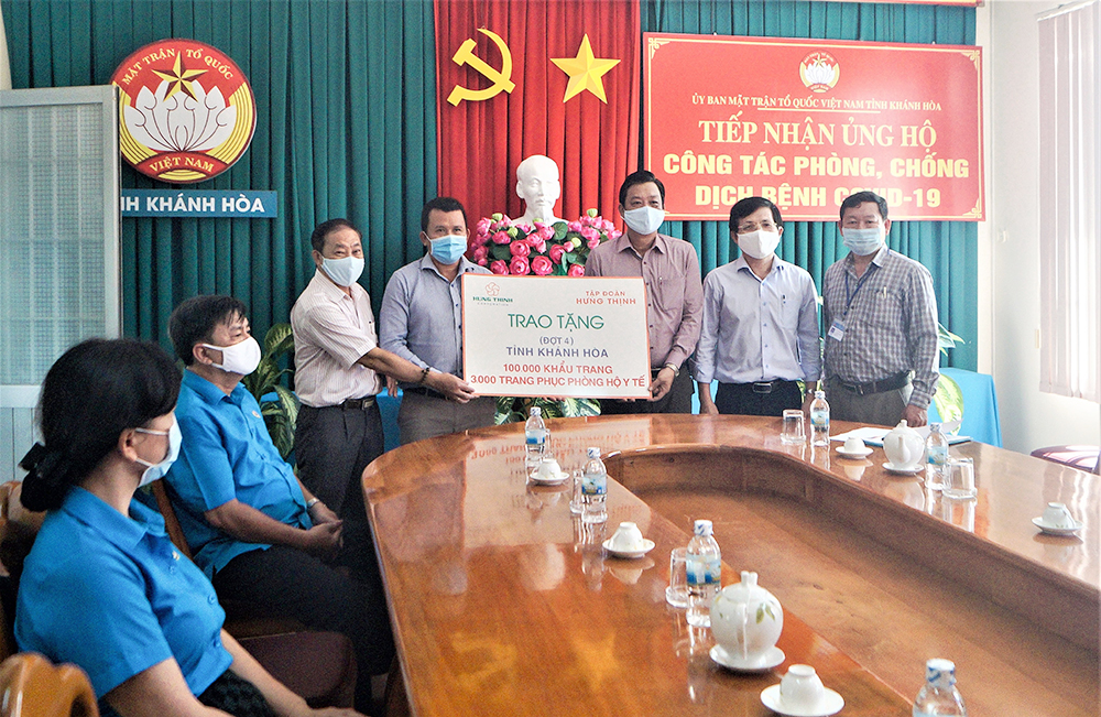 Tập đoàn Hưng Thịnh trao tặng thiết bị y tế ủng hộ công tác phòng chống dịch Covid-19 tại Tỉnh Khánh Hòa