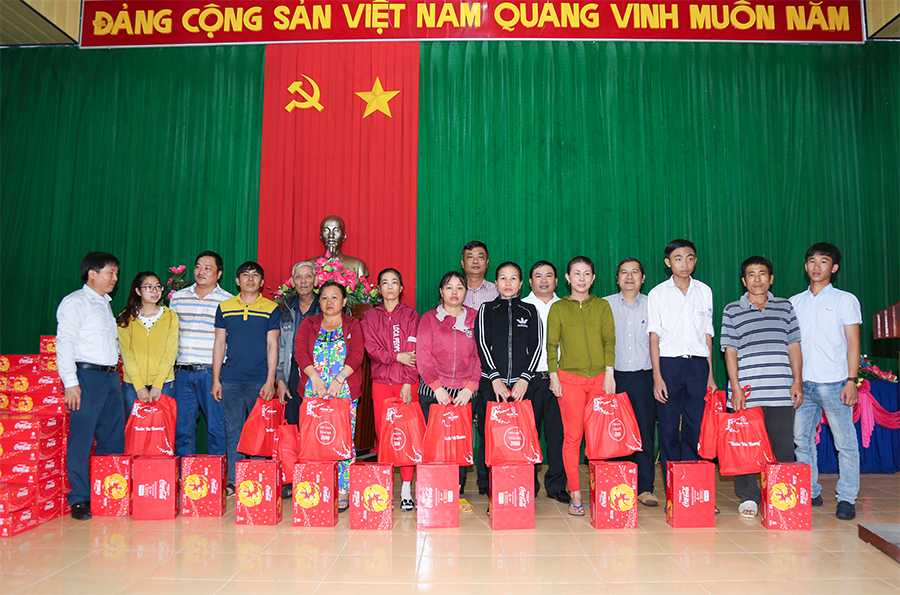 Hung Thinh corp trao tặng gần 1.200 phần quà trong chương trình “Xuân yêu thương” tại tỉnh Bình Định