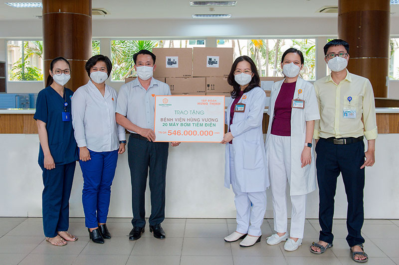 Tập Đoàn Hưng Thịnh trao tặng 20 máy bơm tiêm điện hỗ trợ Bệnh viện Hùng Vương chống dịch Covid-19