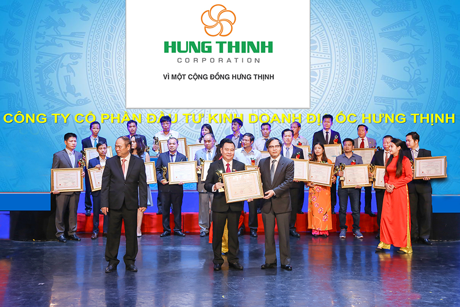 Chủ tịch Nguyễn Đình Trung và Tập đoàn Hưng Thịnh đón nhận danh hiệu “Doanh nhân, doanh nghiệp tiêu biểu trong phong trào toàn dân PCCC”
