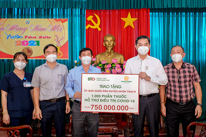 Tập đoàn Hưng Thịnh cùng Sông Tiên Corporation trao tặng 1.000 phần thuốc điều trị Covid-19 cho huyện Nhơn Trạch, tỉnh Đồng Nai