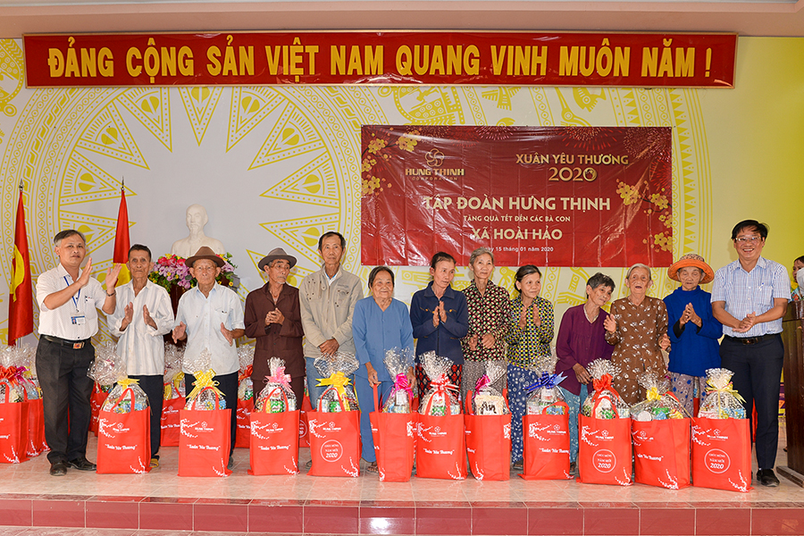 Tập đoàn Hưng Thịnh trao tặng hơn 2.500 phần quà xuân yêu thương 2020 đến bà con tỉnh Bình Định và Khánh Hòa