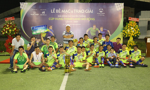 Đội bóng sàn Phú Nhuận chiến thắng thuyết phục & giành cúp Vô địch giải bóng đá truyền thống Hung Thinh Land mở rộng lần V - 2017