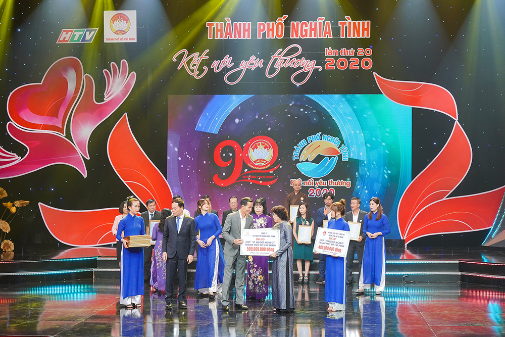 Tập đoàn Hưng Thịnh trao tặng 500 triệu đồng cho quỹ “vì người nghèo” Tp.HCM năm 2020