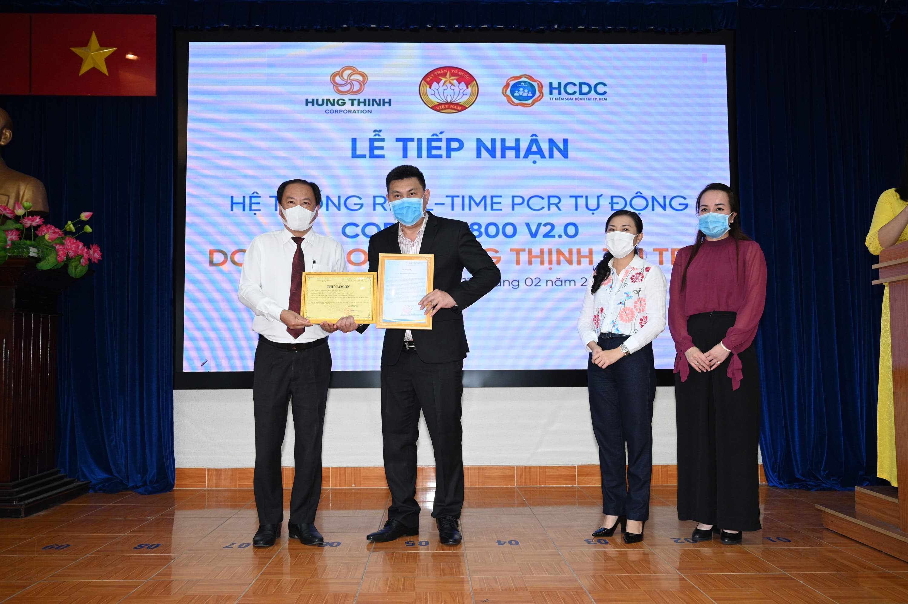 Tập đoàn Hưng Thịnh trao tặng  hệ thống máy xét nghiệm cho Trung tâm kiểm soát bệnh tật TP.HCM