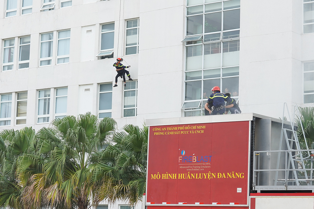 Tập đoàn Hưng Thịnh trao tặng gói trang thiết bị PCCC và cứu nạn, cứu hộ trị giá 22,1 tỷ đồng cho Công An TP.HCM