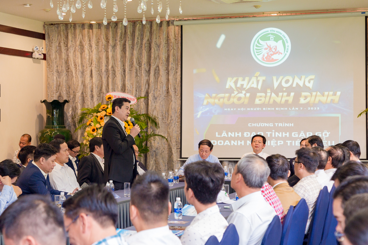 LEADERS OF BINH DINH PROVINCE MEET TYPICAL ENTERPRISES FROM SOUTHERN PROVINCES, CITIES