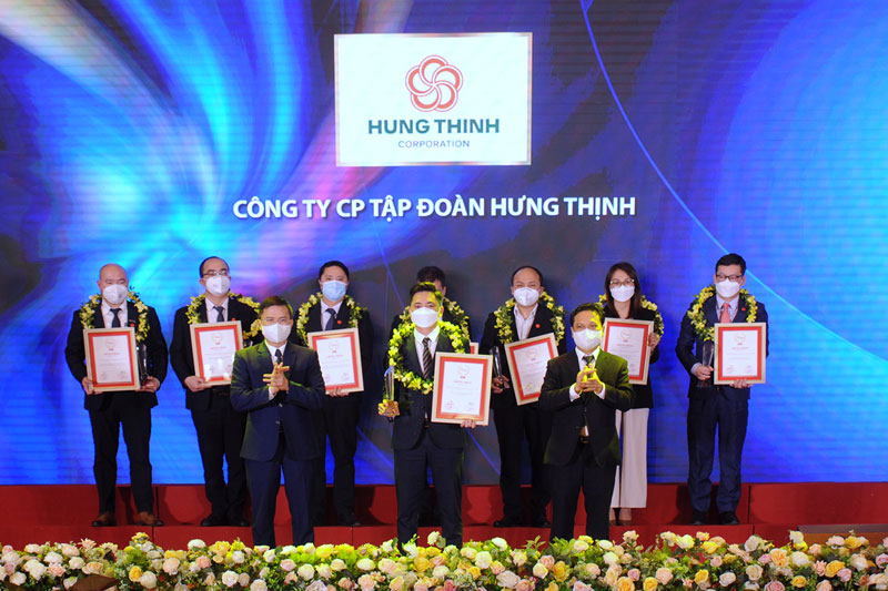 Hung Thinh 그룹은 엄청나게 성장하여 2021년 베트남에서 가장 수익성이 높은 50대 기업에 진입합니다