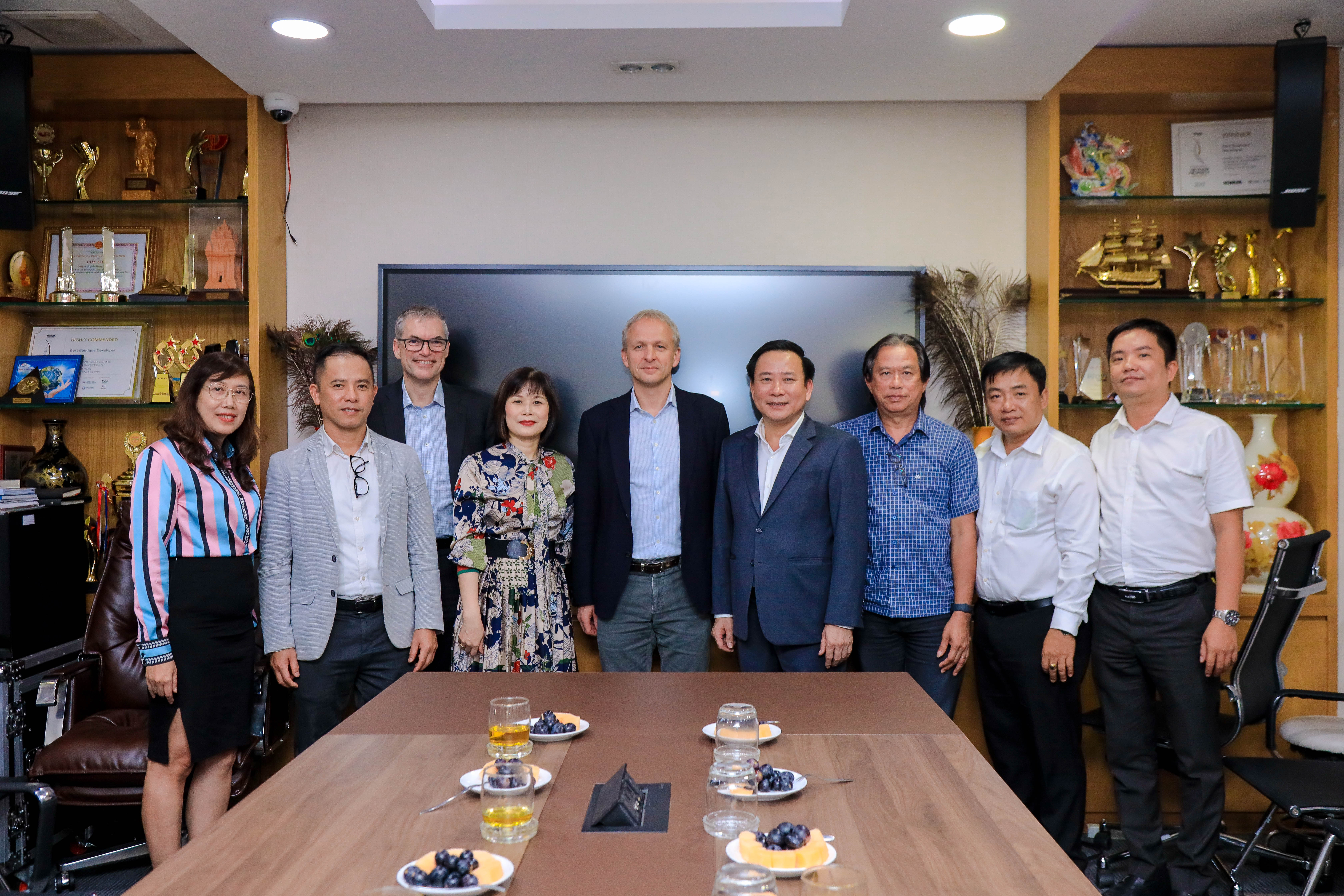 AkzoNobel - the leading painting and coating corporation visits and works with Hung Thinh Corporation